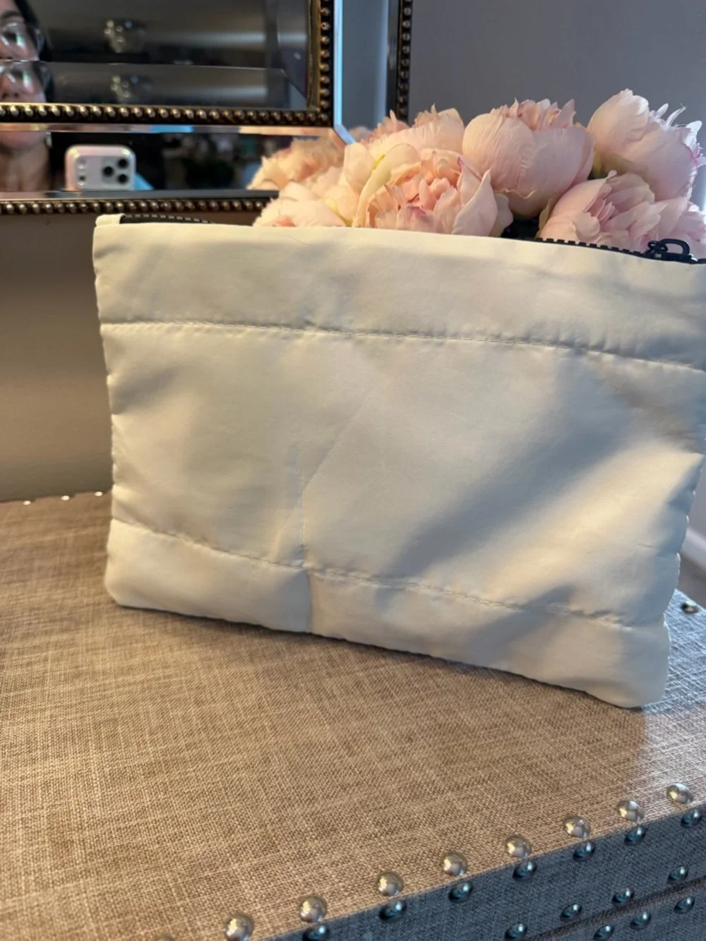 CC White Quilted Tote Bag with black halo Logo zipper pull - Picture 6 of 7